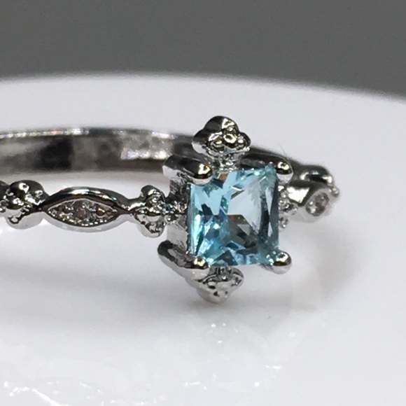 14k white gold aquamarine antique wedding ring - Picture 5 of 8